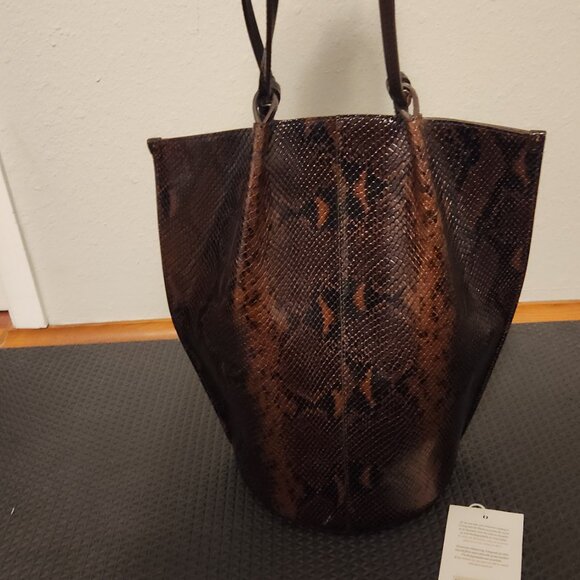 Sezane Romie bag Brown Python print - Picture 2 of 8